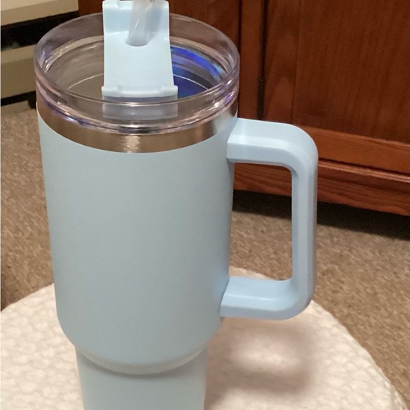 Large double wall stainless steel 40oz tumbler. - Picture 3 of 3